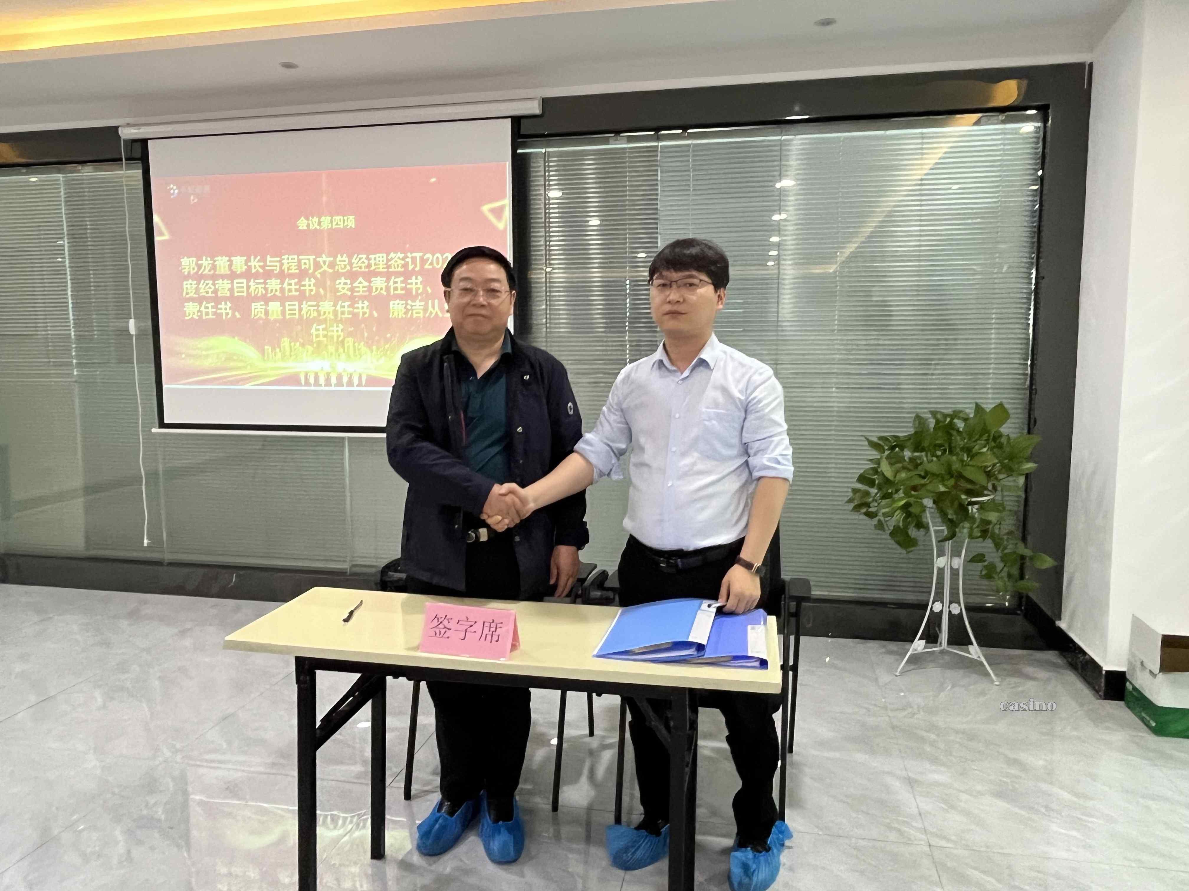 Xây dựng trên nền tảng mới, nắm bắt cơ hội mới, tạo nên tình hình mới.
